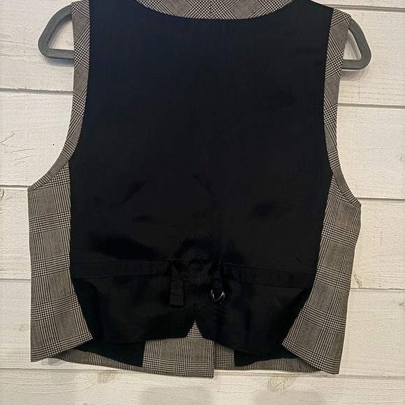 LOFT Gray and Black Plaid Women's Vest in size medium - Picture 9 of 14